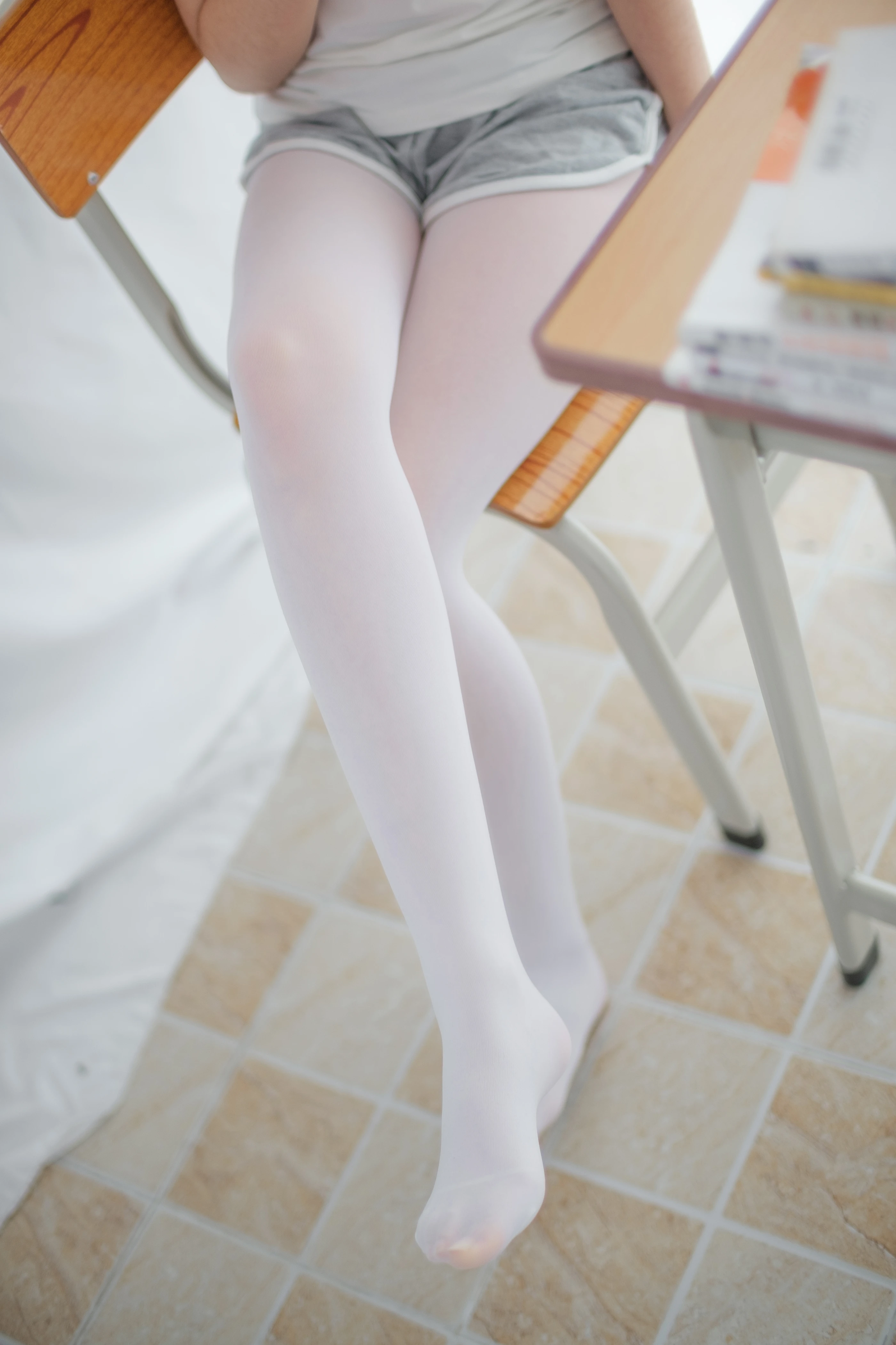 森萝财团 [R15-005] JK白丝诱惑 [85P]插图